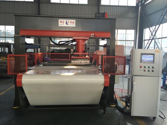 סוג מכונת חיתוך מסוע (001) .jpg